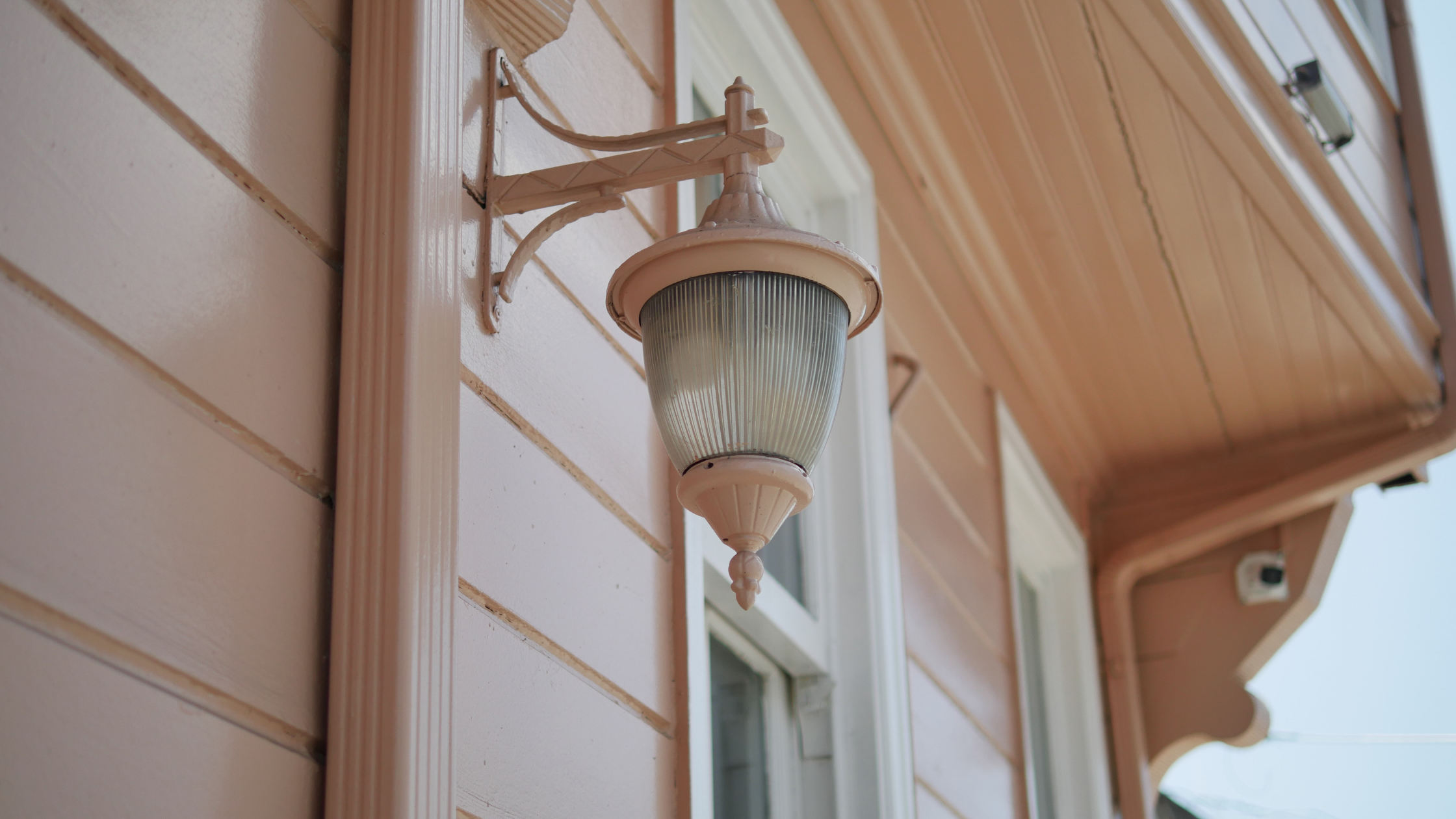 Best Exterior Paint Colors for Curb Appeal When Selling Your Home